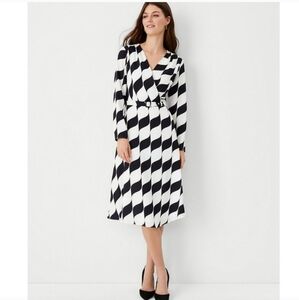 Ann Taylor Geo Wrap Midi Dress Navy Blue & White Size 2